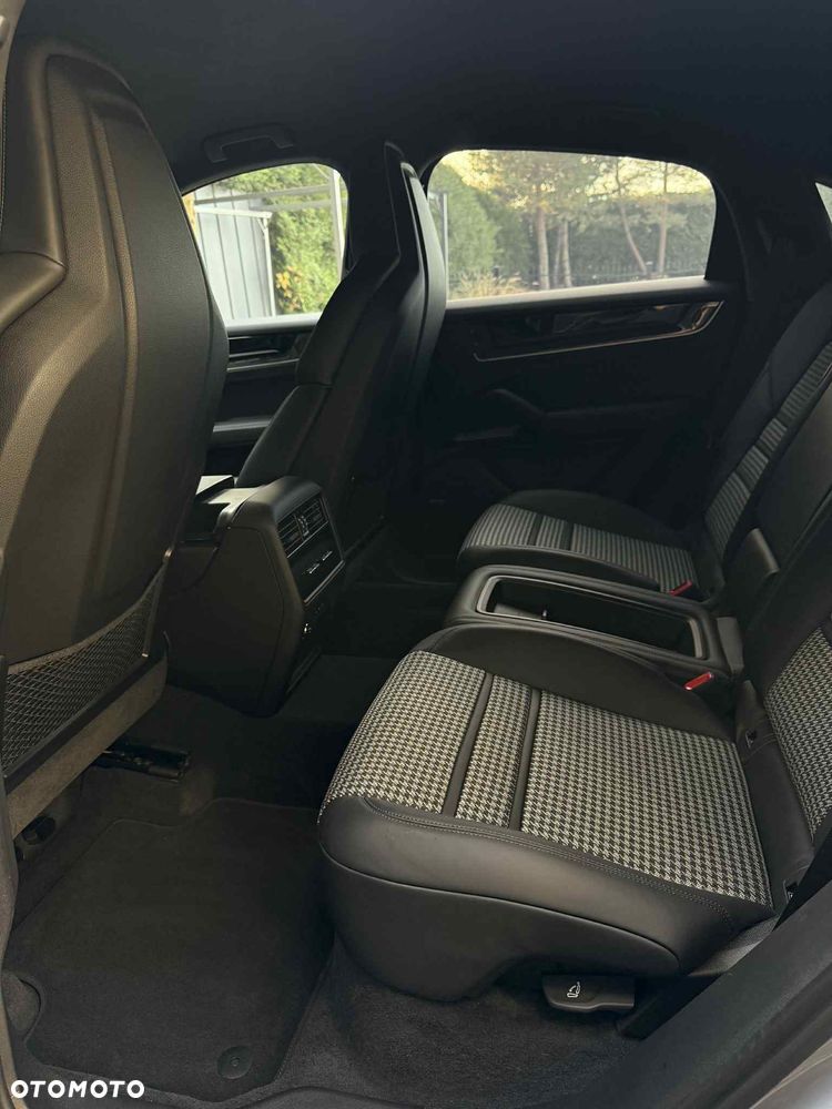 Porsche Cayenne Standard - 13