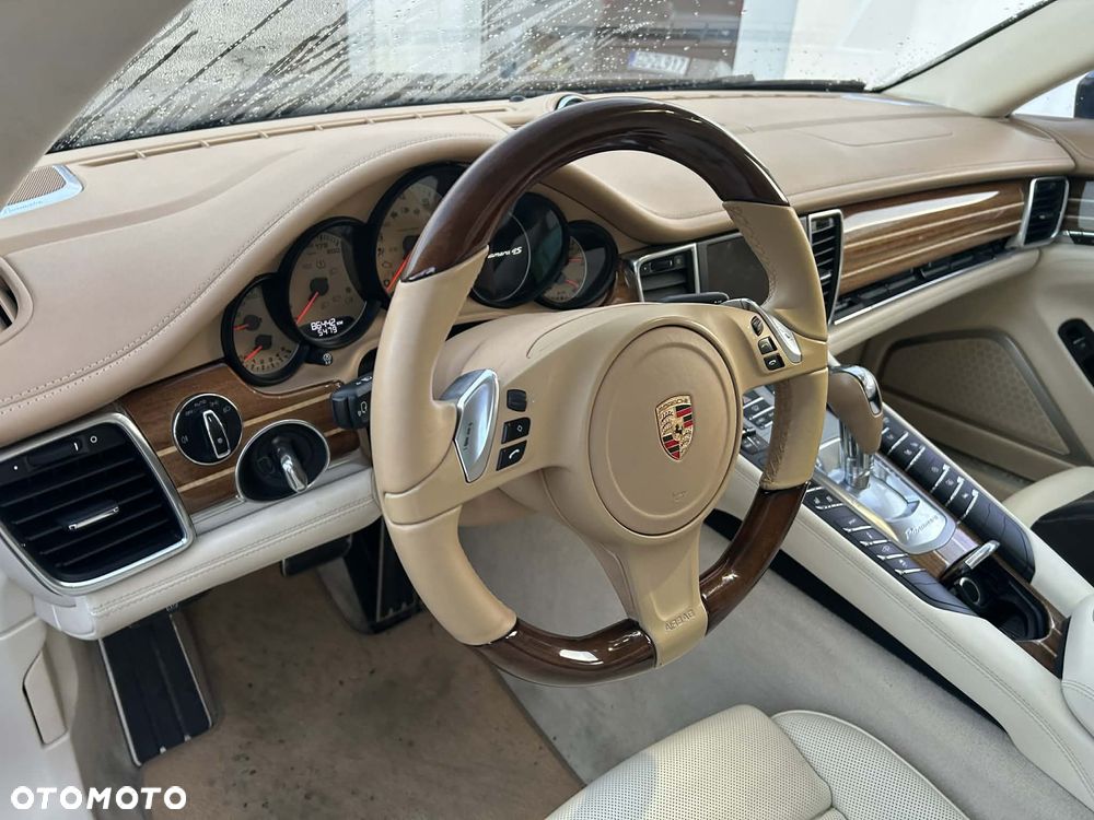 Porsche Panamera - 14