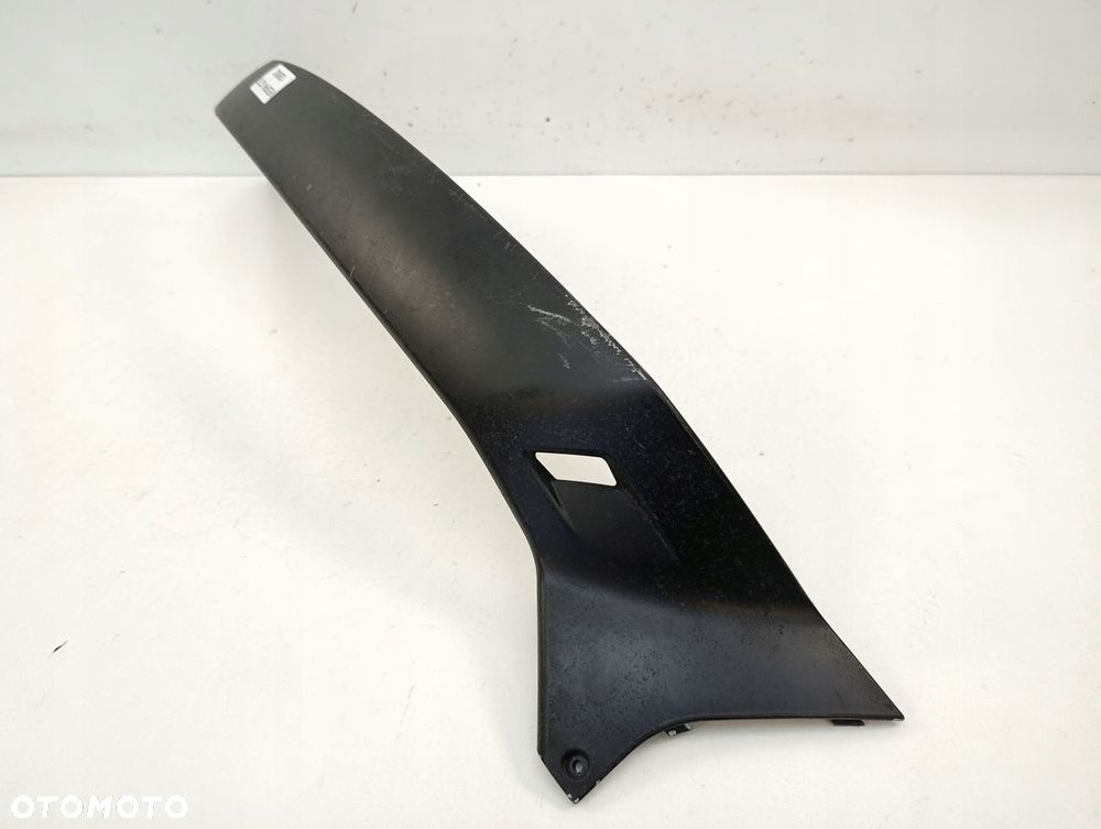 PIAGGIO VESPA GTS LISTWA WYPEŁNIENIE PRAWE - 3