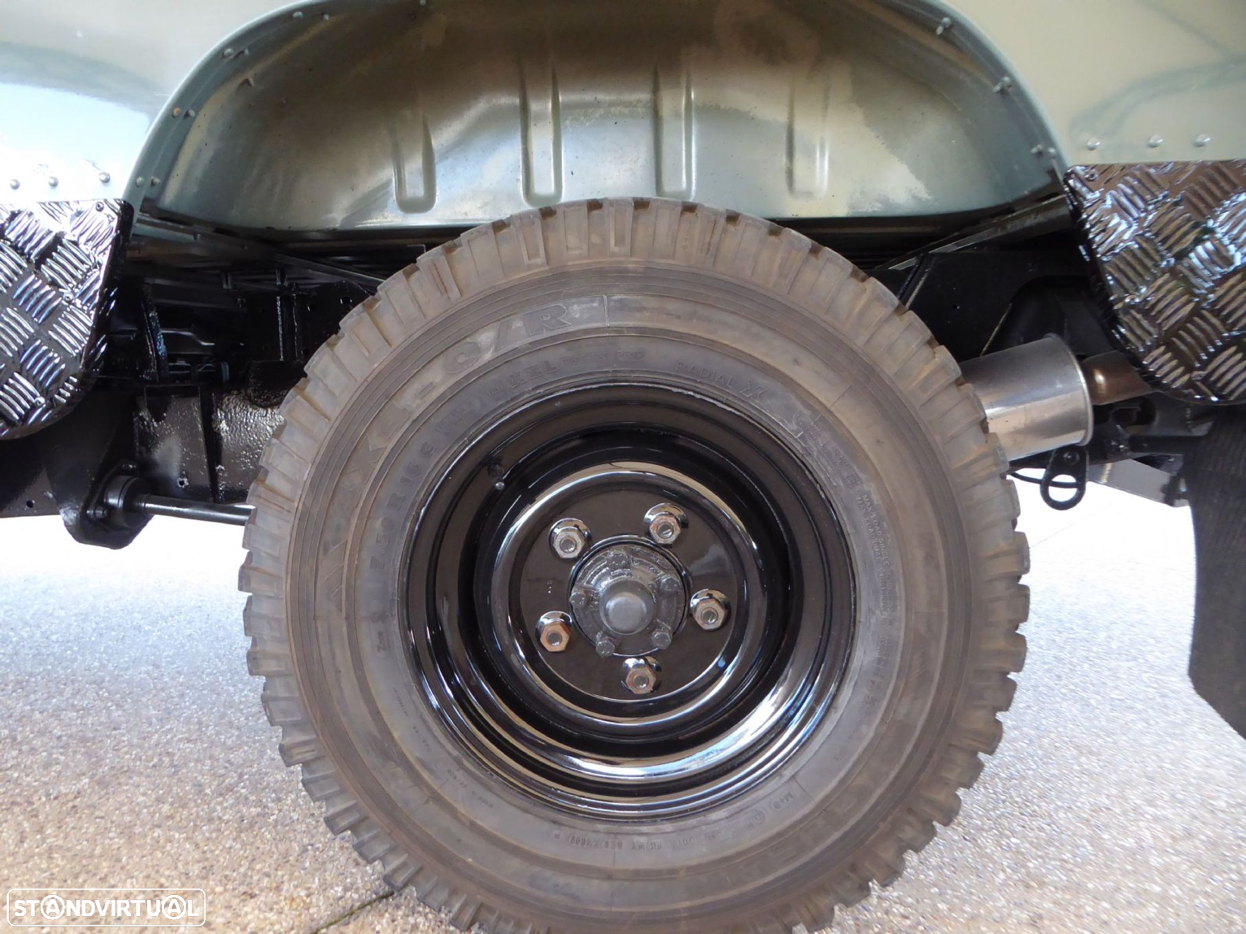Land Rover Defender 110 TD4 - 25