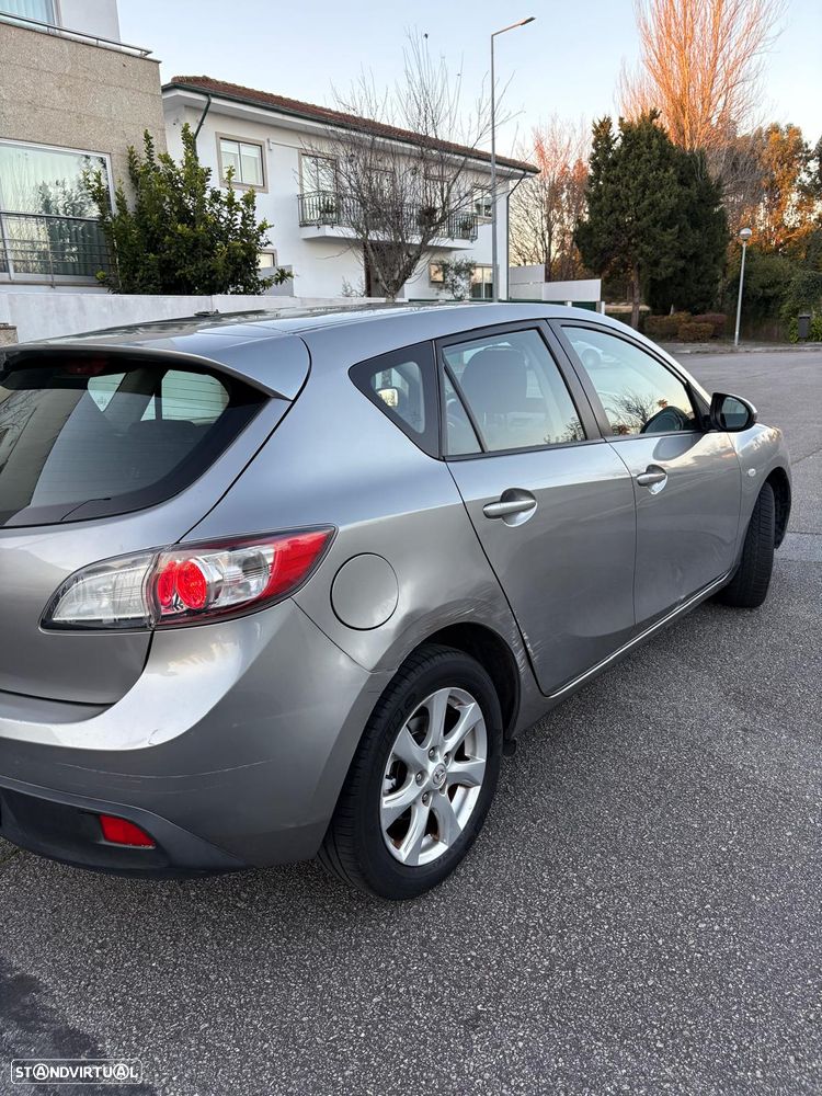Mazda 3 MZ-CD 1.6 Exclusive Plus - 4