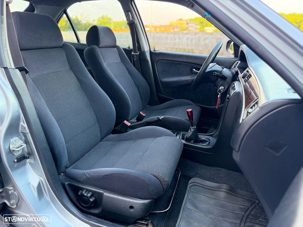 Honda Civic 1.4i - 11