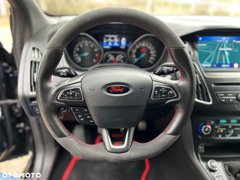 Ford Focus 1.5 EcoBoost ST-Line ASS - 24