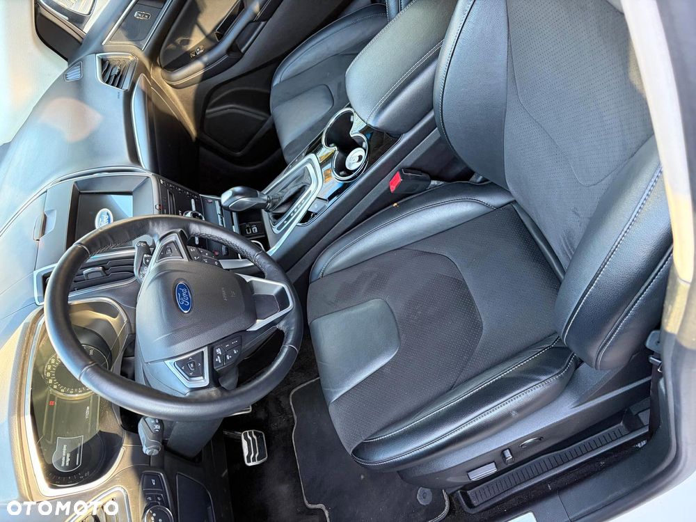 Ford Edge - 10
