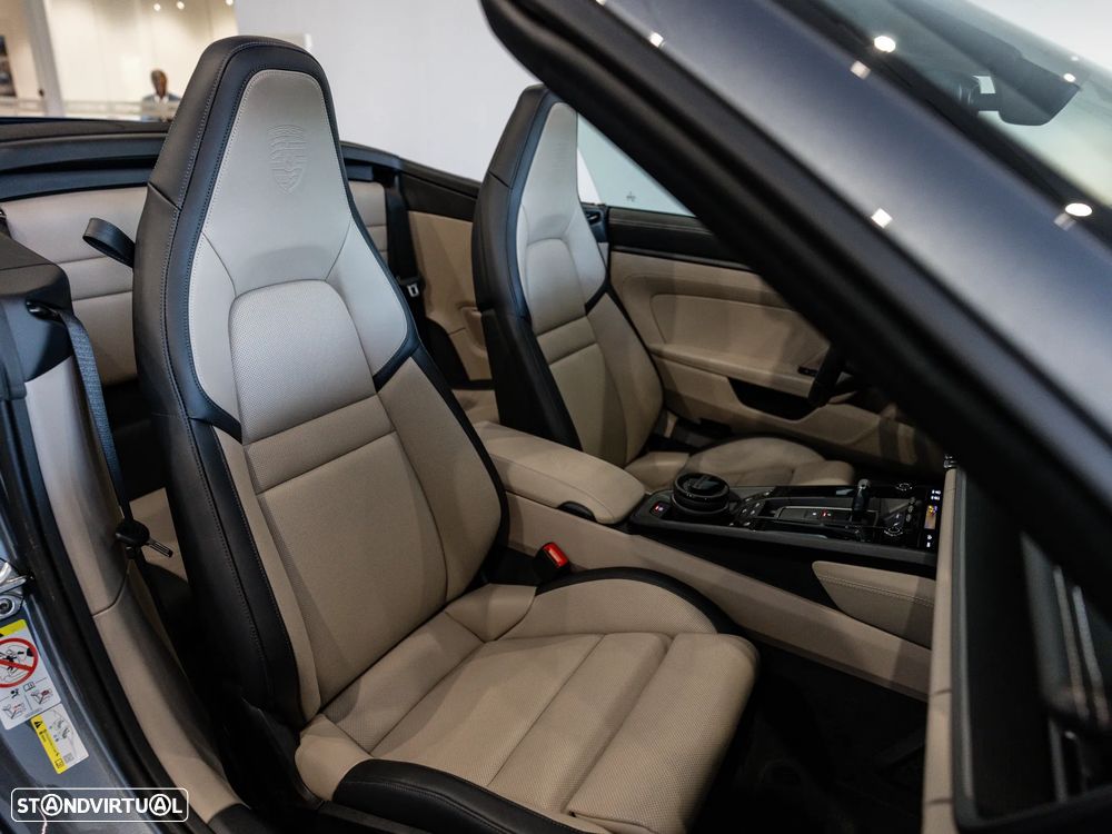 Porsche 911 (992) Carrera PDK - 47