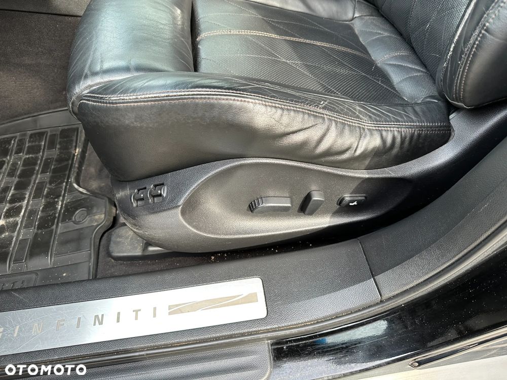 Infiniti FX - 21