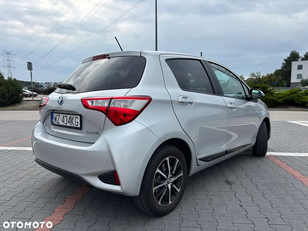 Toyota Yaris Hybrid 100 Active EU6 - 12