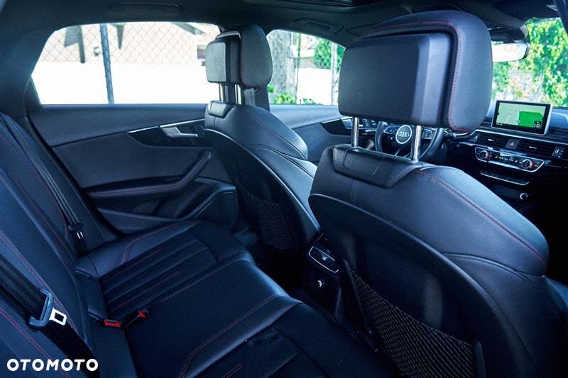 Audi A4 Limousine - 17