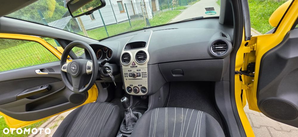 Opel Corsa 1.4 16V Innovation - 17