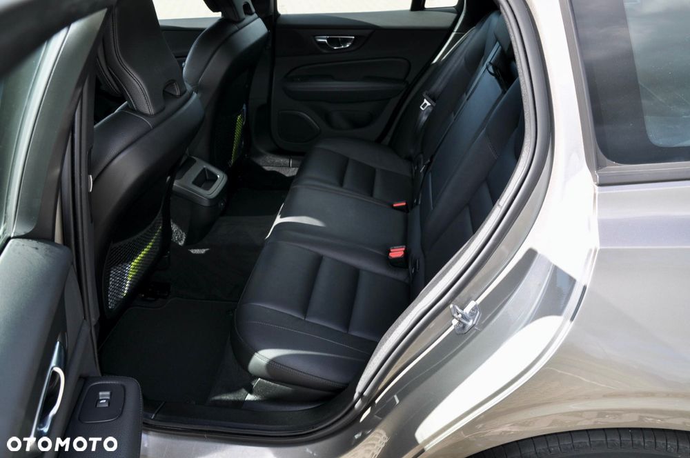 Volvo V60 B3 B Geartronic Momentum - 17
