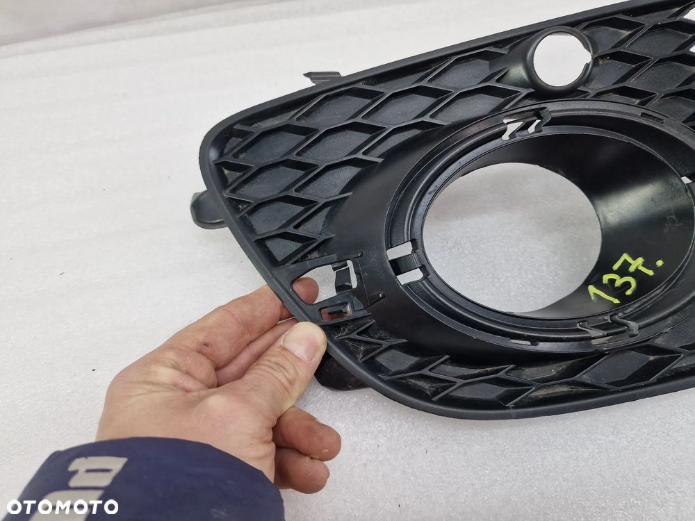 AUDI Q5 8R0 LIFT S-LINE 11- LEWA KRATKA BOCZNA ZDERZAKA PRZEDNIEGO PRZÓD , NR 8R0807681S , NR AUKCJI D/137 - 2