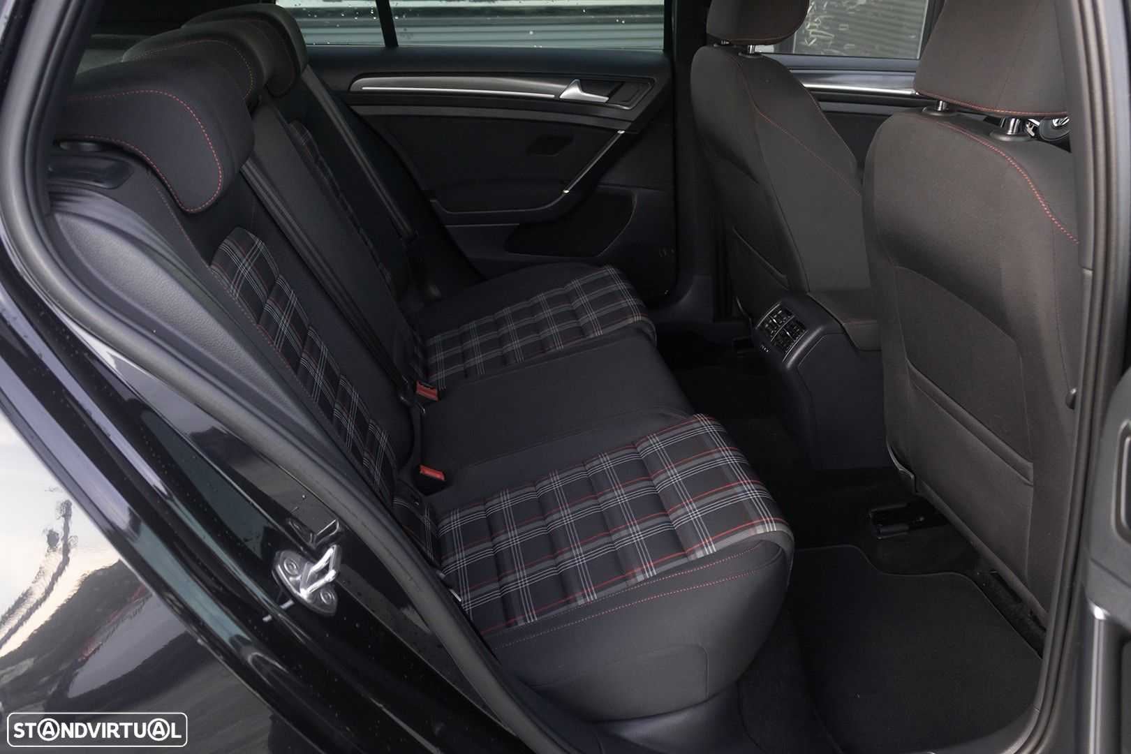 VW Golf 2.0 TSI GTI DSG - 22