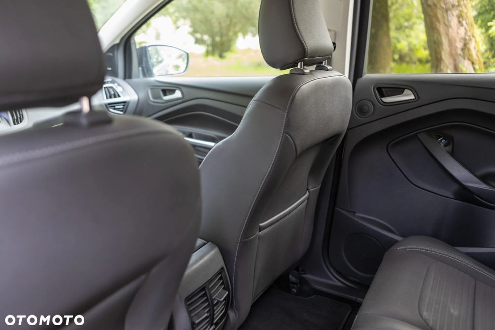 Ford Kuga - 8