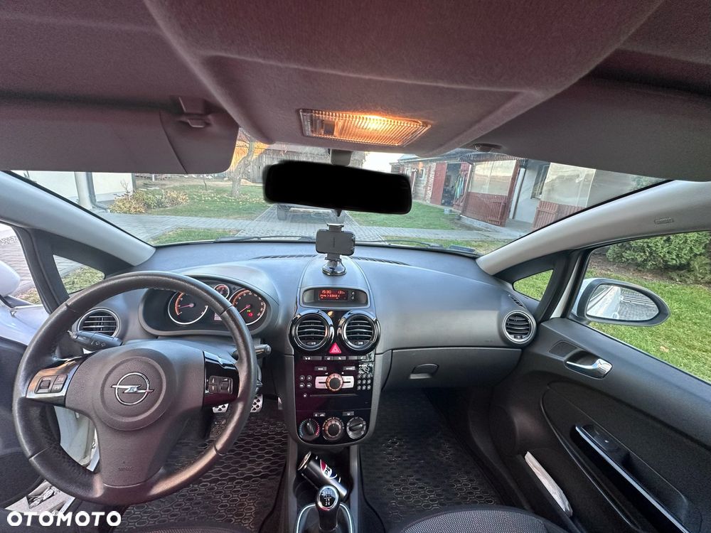 Opel Corsa 1.2 16V Cosmo - 17