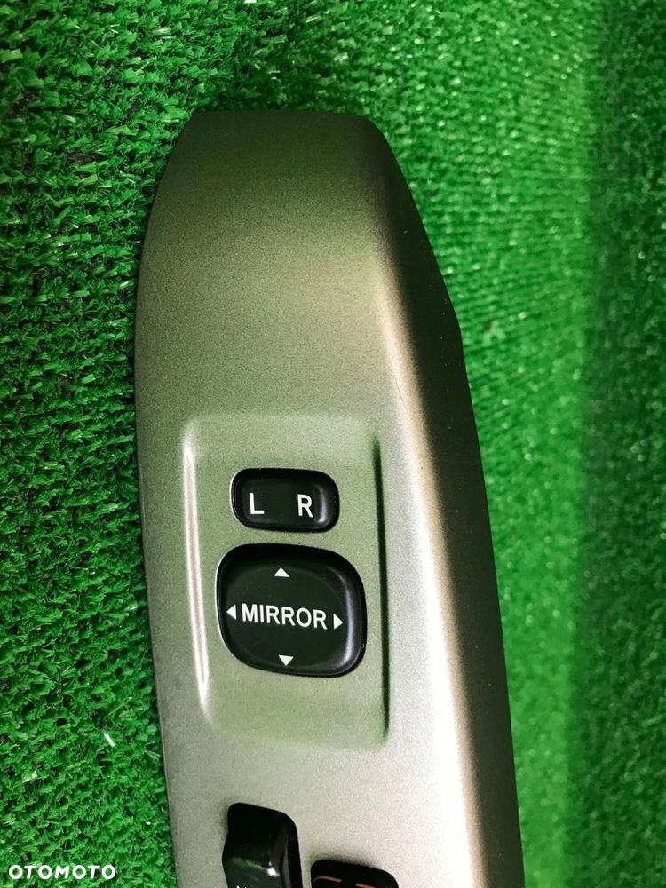 Panel sterowania przełączniki szyb lusterek Toyota Prius II XW20 8482047050 - 2