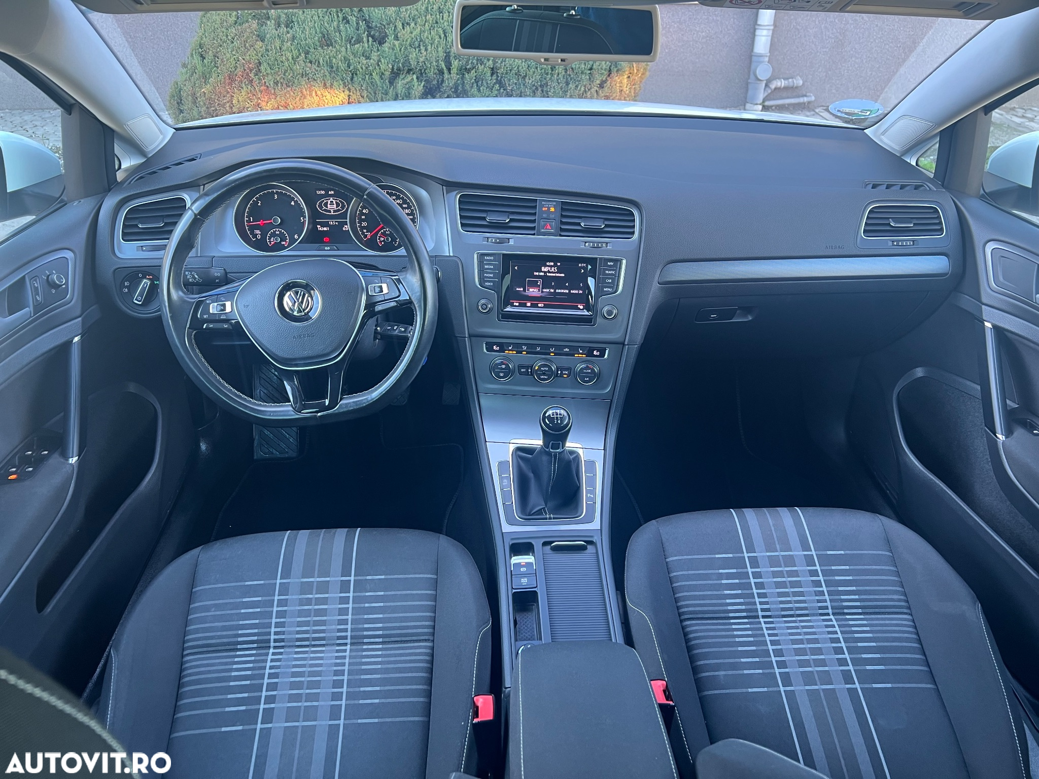 Volkswagen Golf 1.6 TDI BlueMotion Technology Lounge - 17