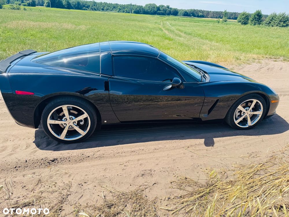 Chevrolet Corvette - 12