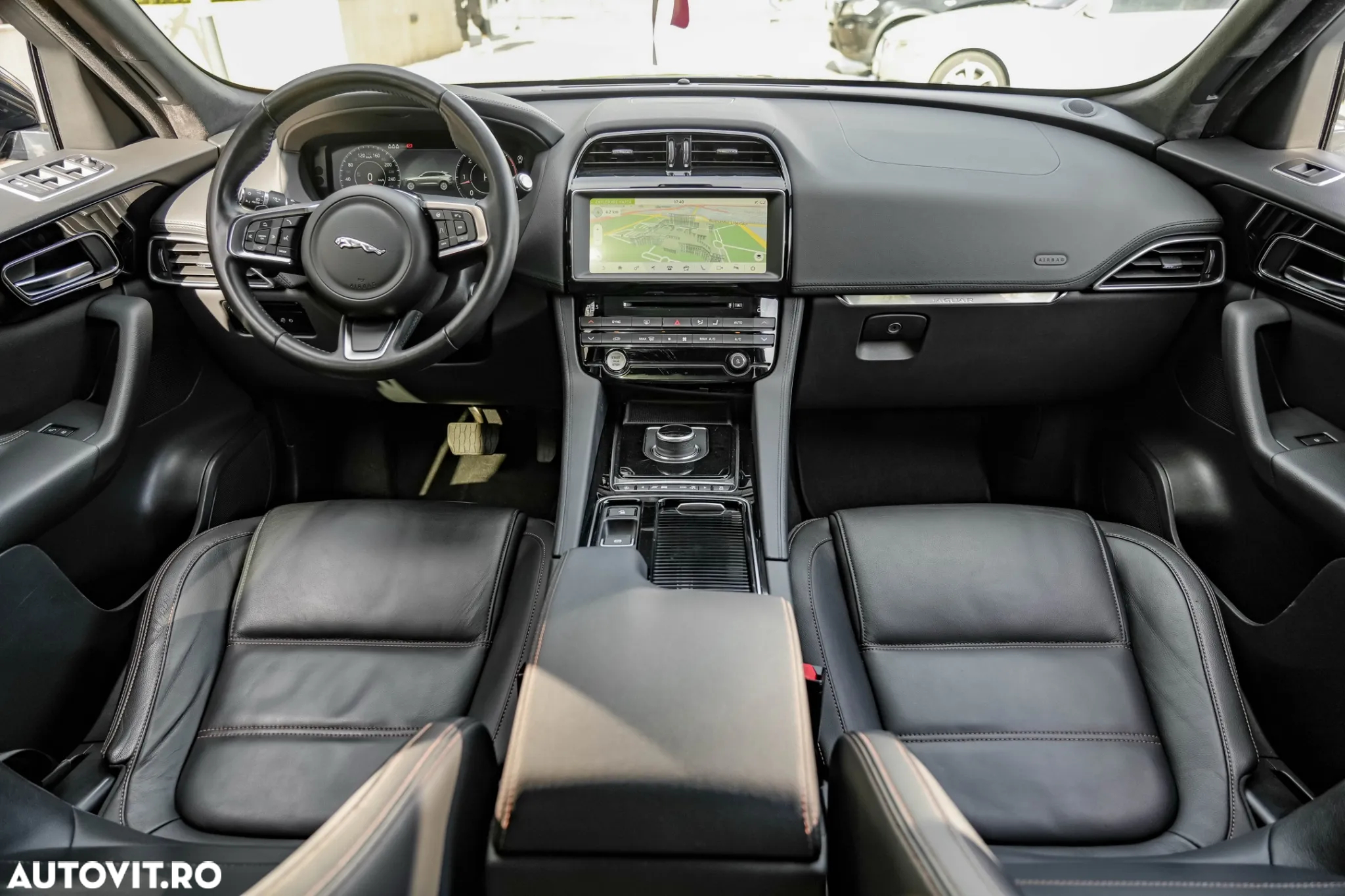 Jaguar F-Pace - 7