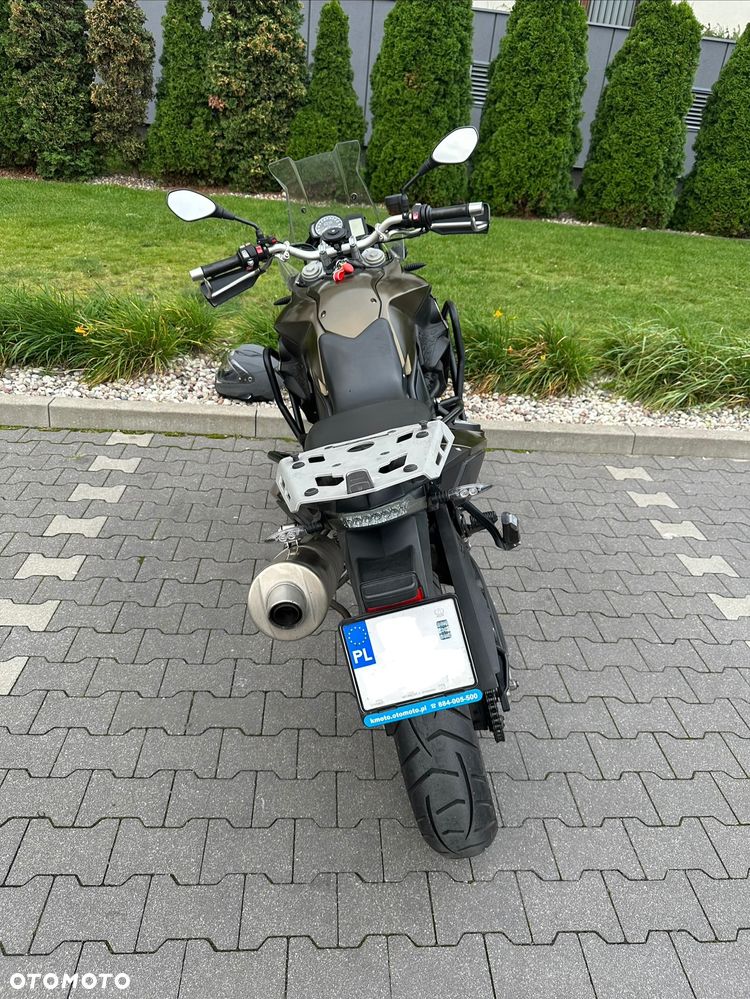 BMW F - 2