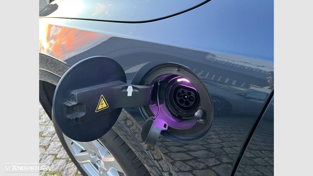 Volvo XC 90 2.0 T8 PHEV Momentum Plus AWD - 18