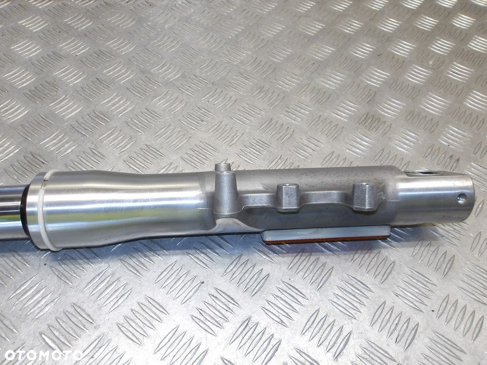 Laga zawieszenia przód lewa SUZUKI VLR 1800 C109R BOULEVARD/INTRUDER 08-13r   PN. 51104-22H00 - 11