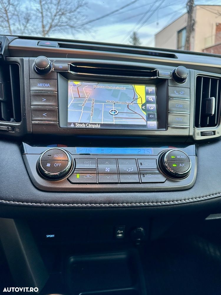 Toyota RAV4 2.2 D-4D 4WD Luxury - 5