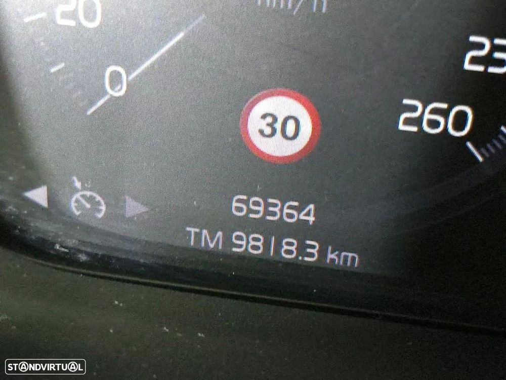 Volvo XC 40 1.5 T2 Momentum Core - 10