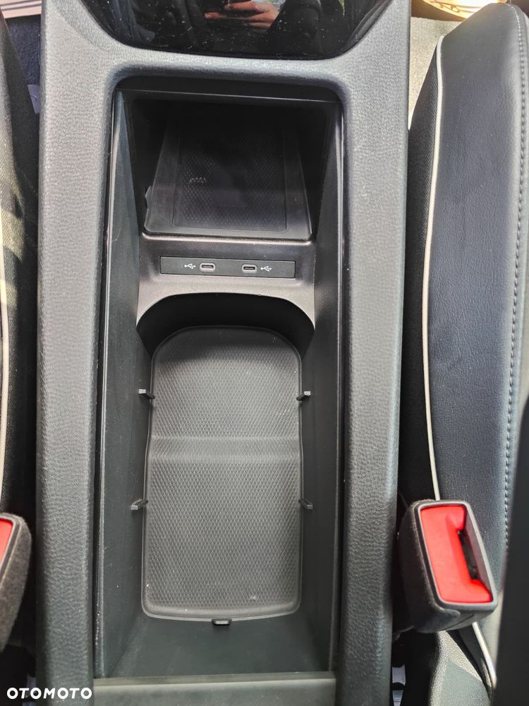 Volkswagen ID.4 - 25