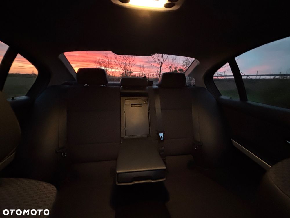 BMW Seria 3 320i - 21