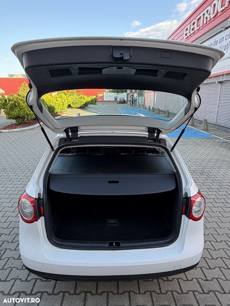 Volkswagen Passat 2.0 TDI Comfortline DPF - 12