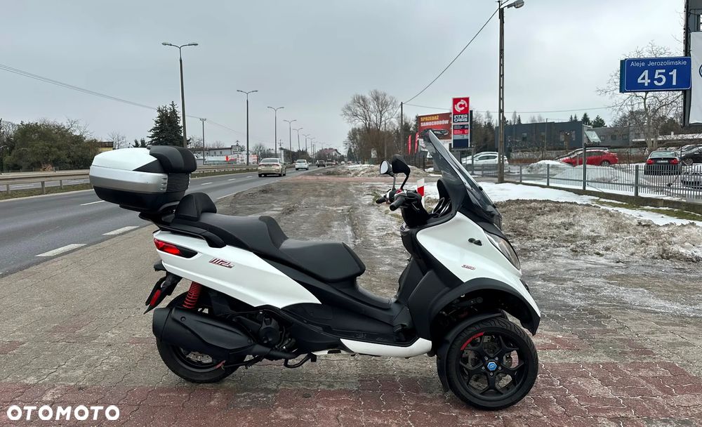 Piaggio MP-3 - 10