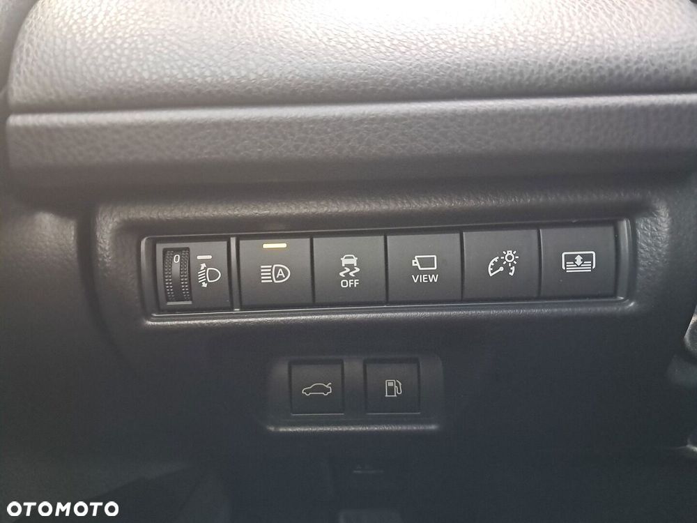 Toyota Camry - 29