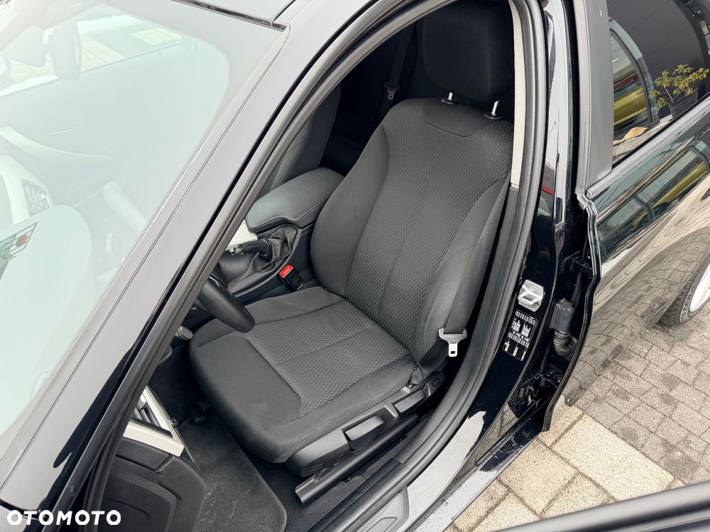 BMW Seria 3 318i - 11