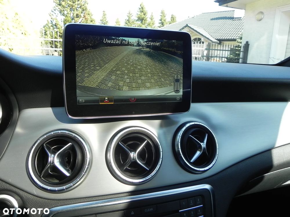 Mercedes-Benz CLA - 13