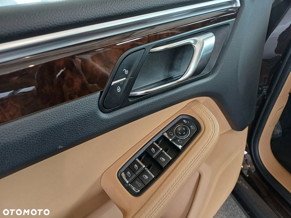 Porsche Macan Standard - 17