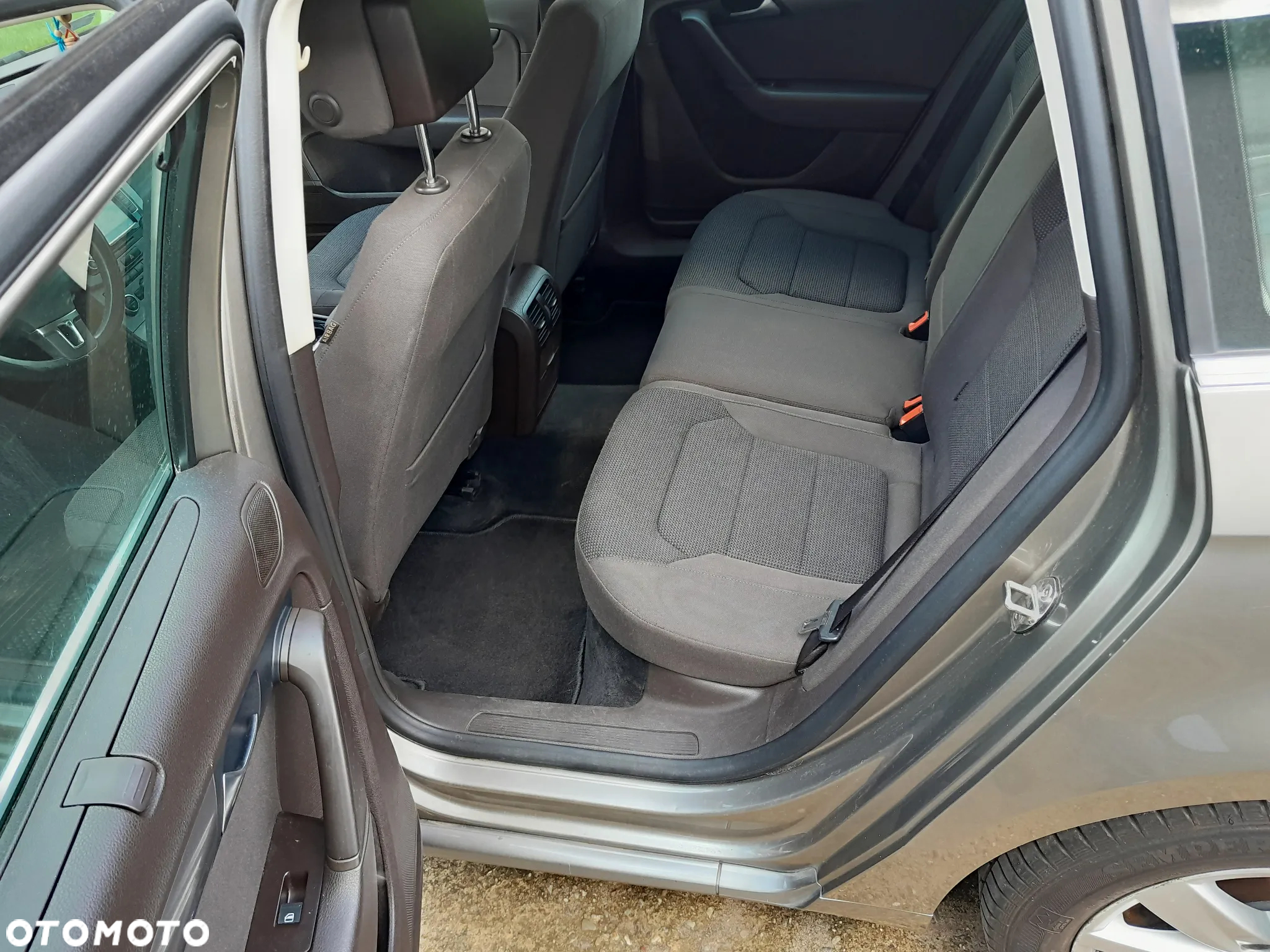 Volkswagen Passat 2.0 TDI Comfortline - 9