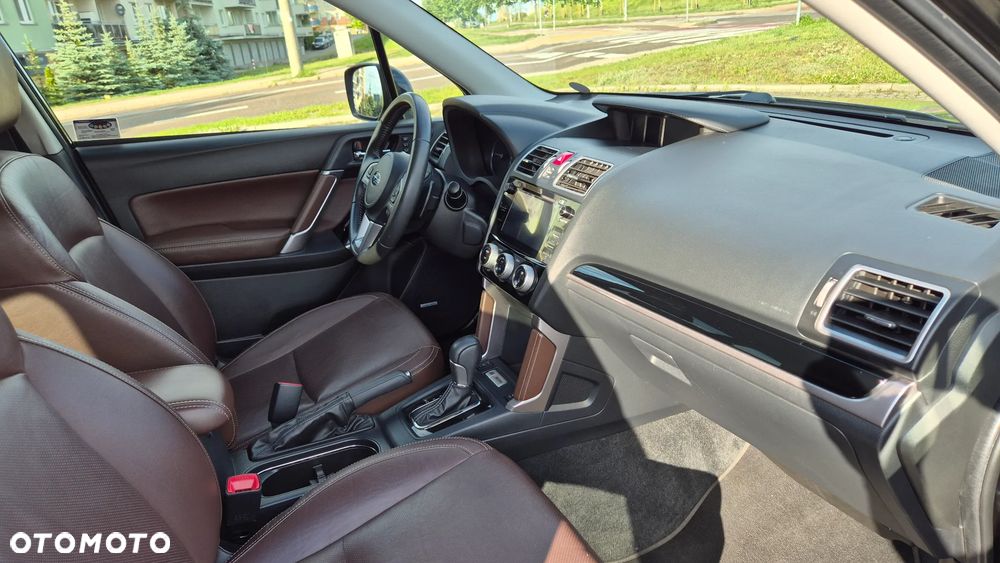 Subaru Forester 2.0 XT Platinum Lineartronic - 16
