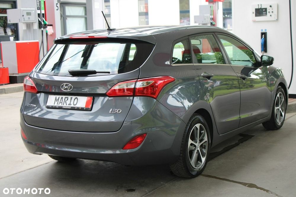 Hyundai i30 blue Kombi 1.4 YES Gold - 24