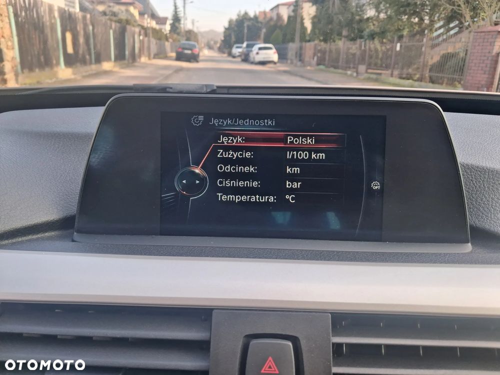 BMW 3GT 318d Luxury Line - 23