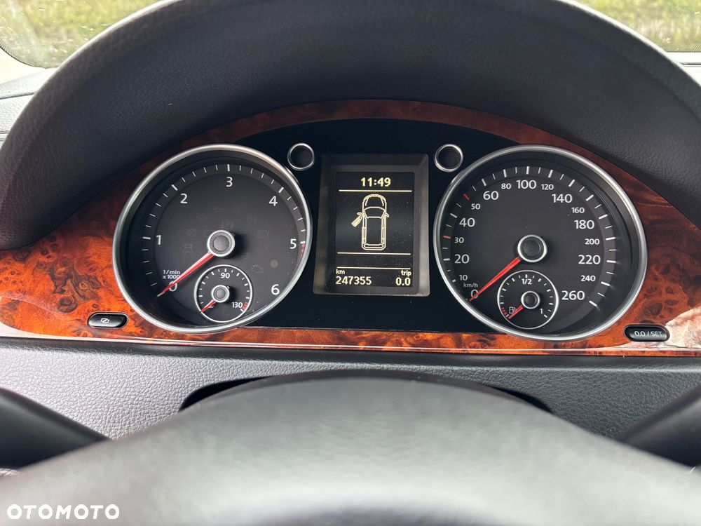 Volkswagen Passat 2.0 TDI DPF BlueMotion Technology Highline - 15