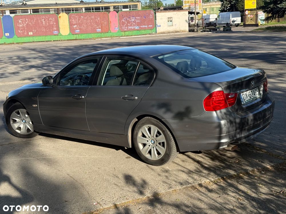 BMW Seria 3 318i - 7