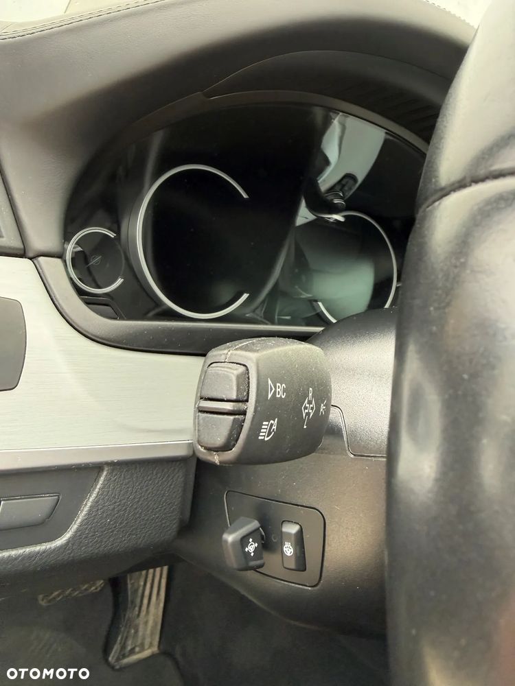 BMW Seria 5 M550d xDrive Touring Sport-Aut - 11