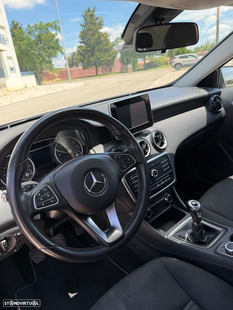 Mercedes-Benz A 180 d BlueEFFICIENCY Edition - 6
