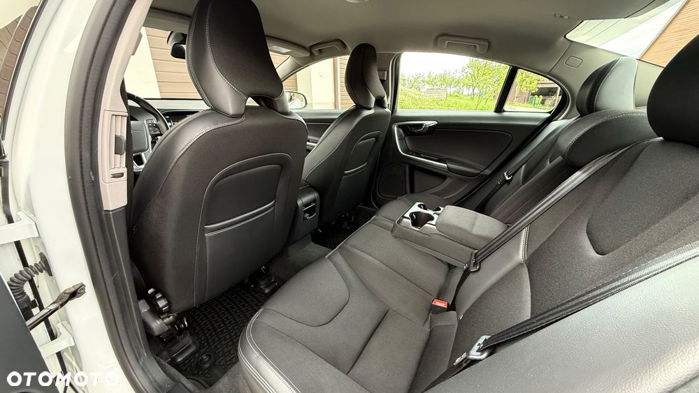 Volvo S60 D3 Linje Business - 17
