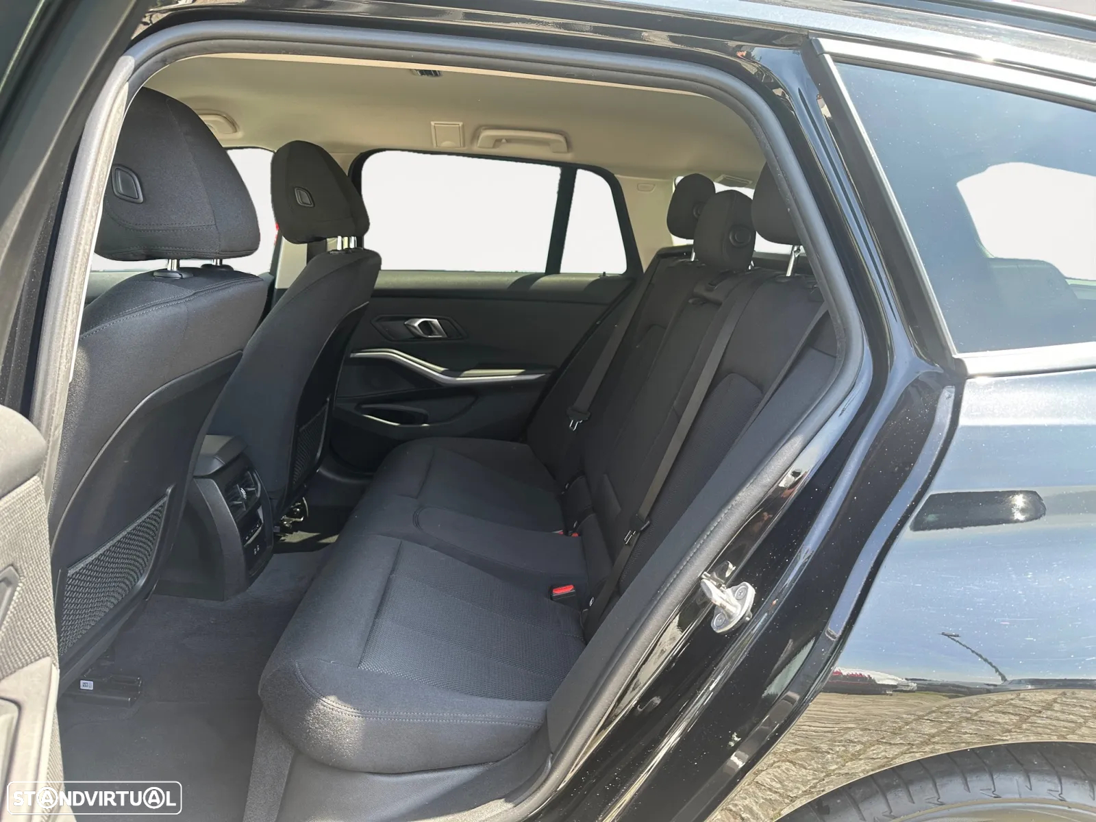 BMW 330 e Touring Corporate Edition Auto - 15