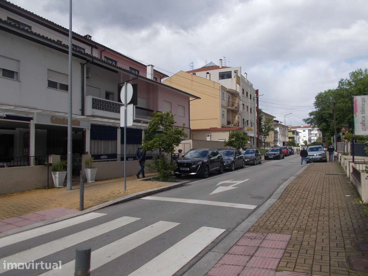 APARTAMENTO T4 C/GARAGEM E 5 ESTÚDIOS CENTRO CIDADE CHAVES - Grande imagem: 3/27