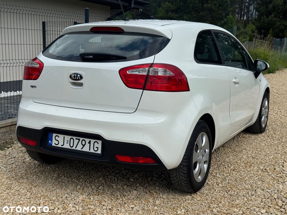 Kia Rio 1.2 Dream Team Edition - 13