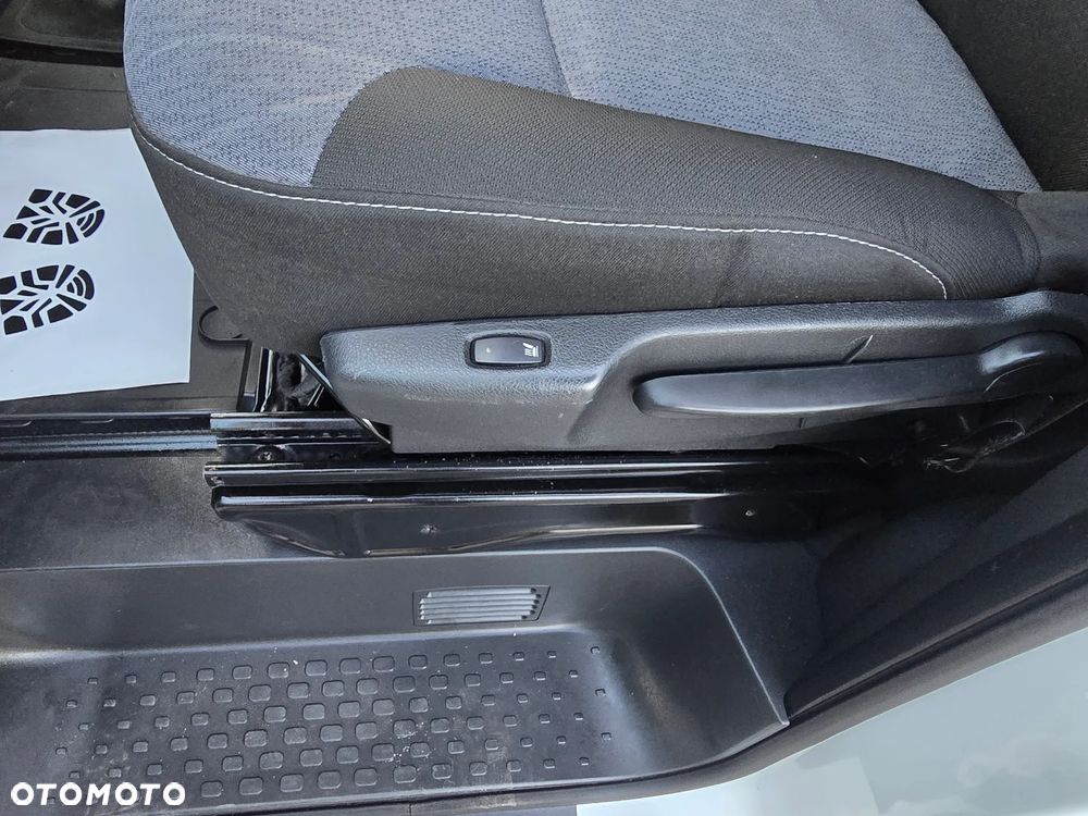 Opel Vivaro - 23