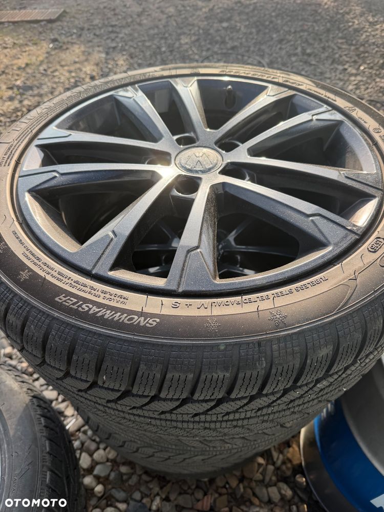 Volkswagen Golf - 33