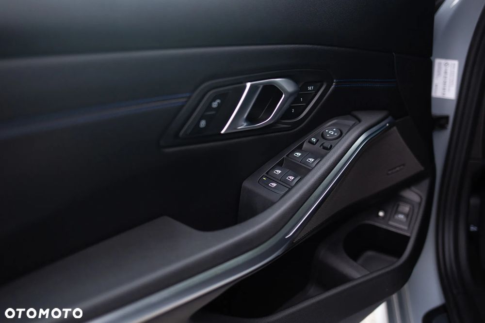 BMW Seria 3 - 35